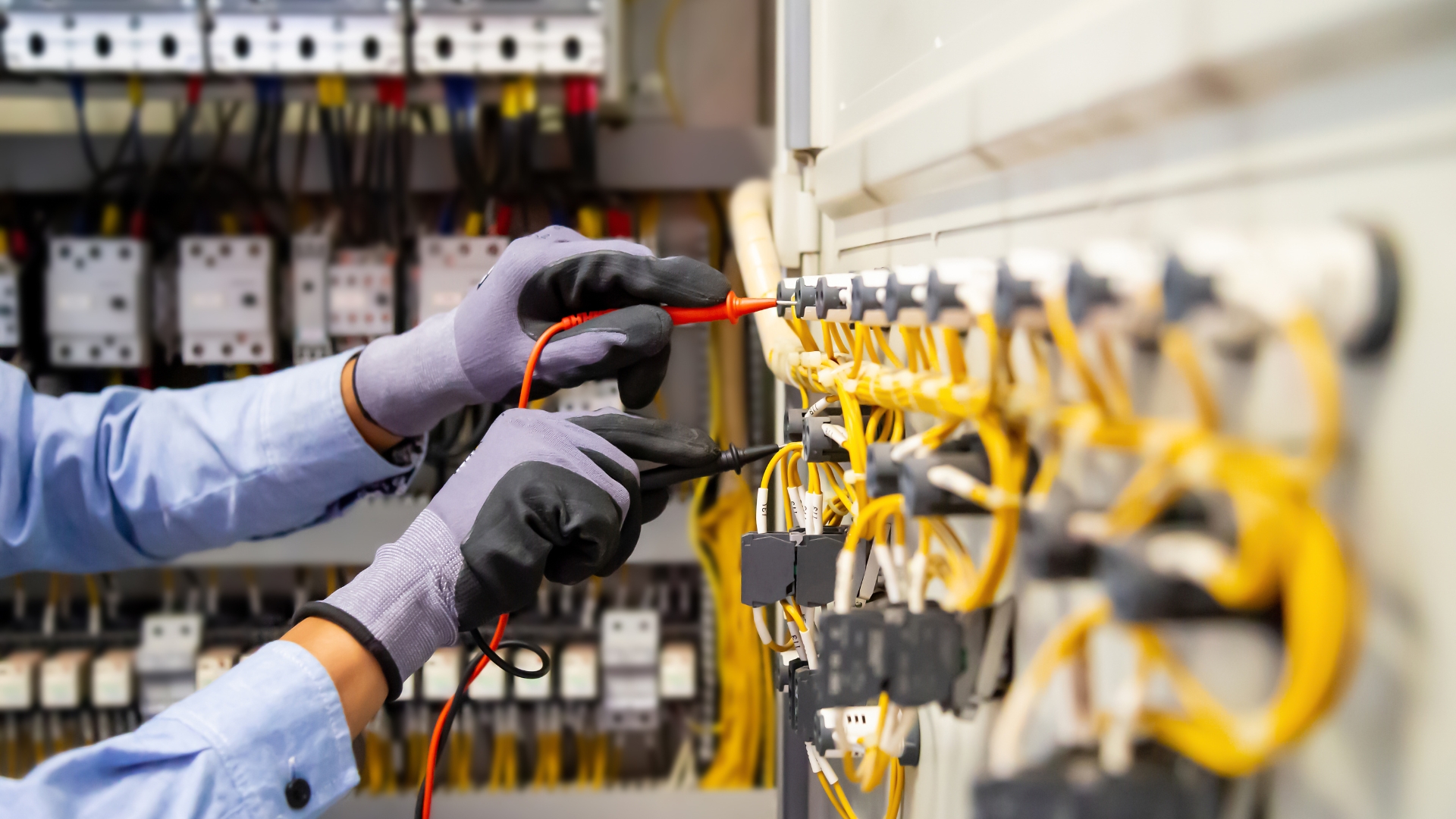 Berita AKATEK: Mengenal Konsentrasi Teknik Elektro AKATEK Bogor: Dari Industri hingga IoT